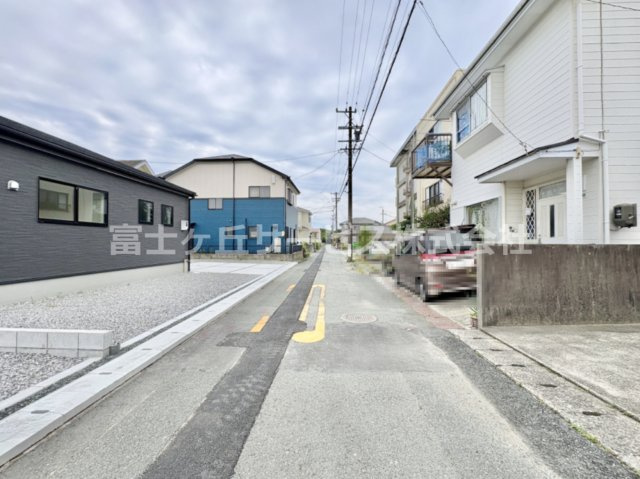 【前面道路含む現地写真】 | 浜松市中央区遠州浜2丁目 新築一戸建て 4号棟 | 前面道路含む現地写真です