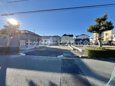 【外観】 | 浜松市中央区遠州浜2丁目 新築一戸建て 5号棟 | 現在建築中の外観画像です。ご内覧は同じメーカーの完成物件へご案内いたしますので、いつでもご相談ください！