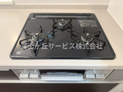 【その他】 | 静岡市葵区桜町2丁目 新築一戸建て 1号棟 | 3口コンロがあります