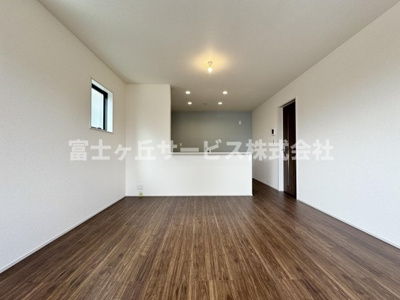 【キッチン】 | 静岡市葵区桜町2丁目 新築一戸建て 1号棟 | キッチン正面です