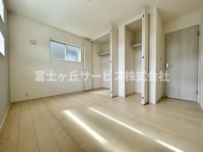 【寝室】 | 静岡市葵区桜町2丁目 新築一戸建て 2号棟 | 落ち着いて過ごせる寝室です