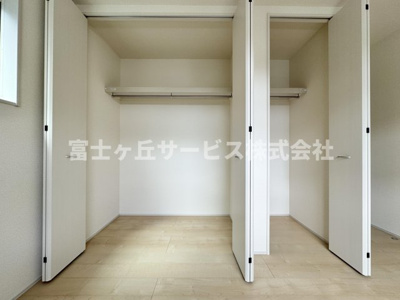 【収納】 | 静岡市葵区桜町2丁目 新築一戸建て 2号棟 | 収納豊富なクローゼットです