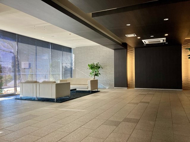 レクセル府中西府のロビー