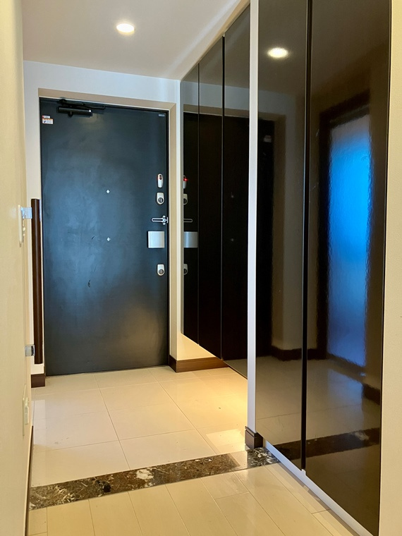 レクセル府中西府の玄関