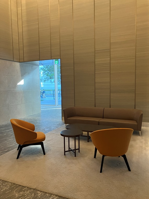 クラッシィタワー新宿御苑のロビー