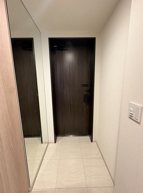 クラッシィタワー新宿御苑の玄関