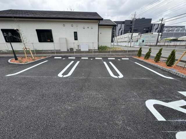 ルミエール鹿黒Aの駐車場