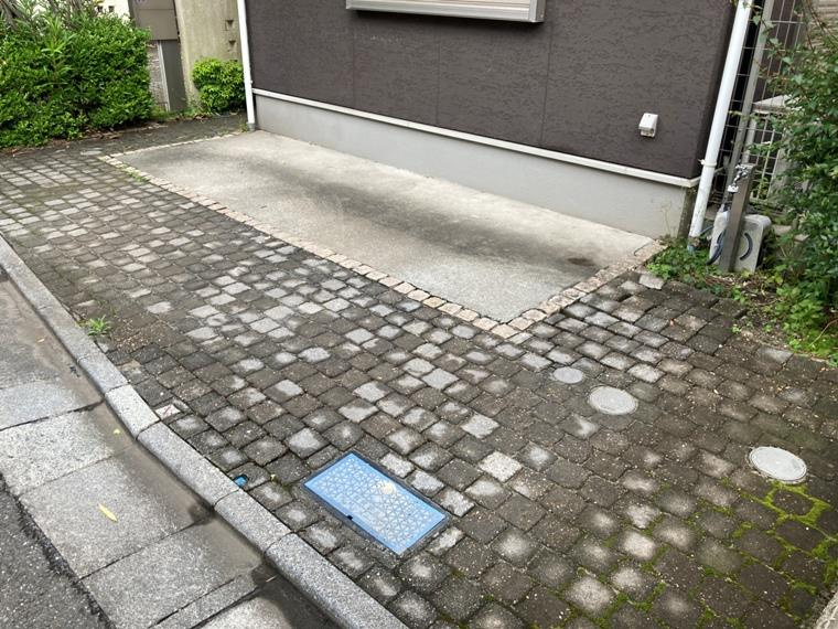 浜田山戸建の駐車場