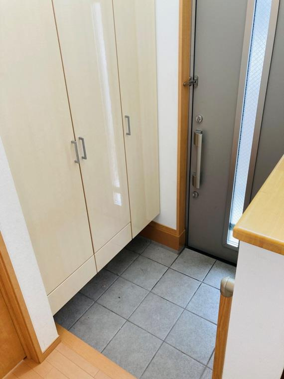 浜田山戸建の玄関