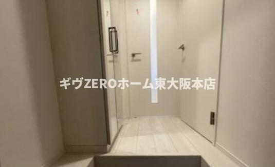 ロイヤルレジデンス鶴橋の玄関