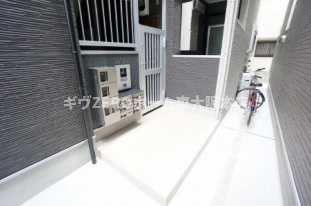 ロイヤルレジデンス鶴橋のエントランス