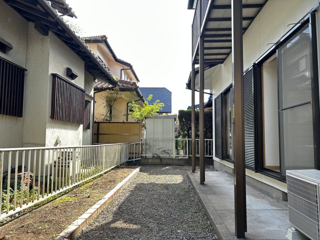 【庭】 | 筑紫野市大字下見　戸建て | 庭木を伐採して日当たりが良くなりました。家庭菜園やガーデニングを楽しめるスペースもあります