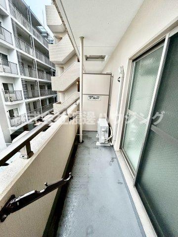 GROOVE江坂のバルコニー