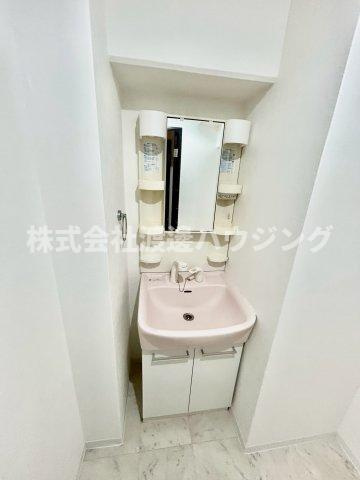 GROOVE江坂の洗面所