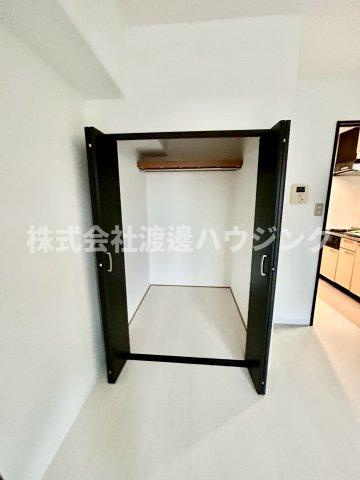 GROOVE江坂の収納|ウォークインクローゼット