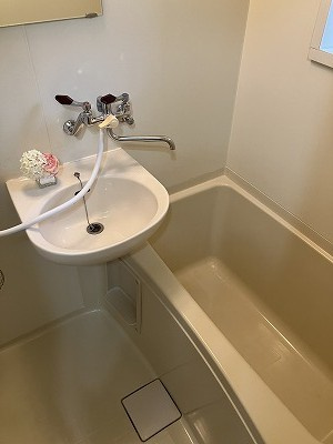 コート黒部の浴室