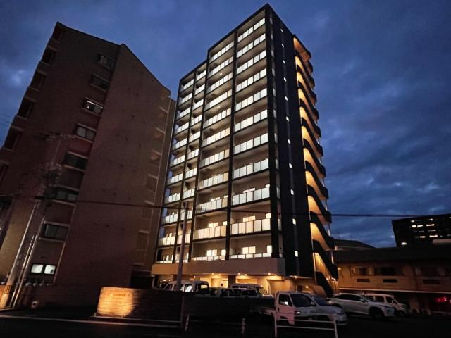 ディアコート大元駅前の外観|外観写真（夜）