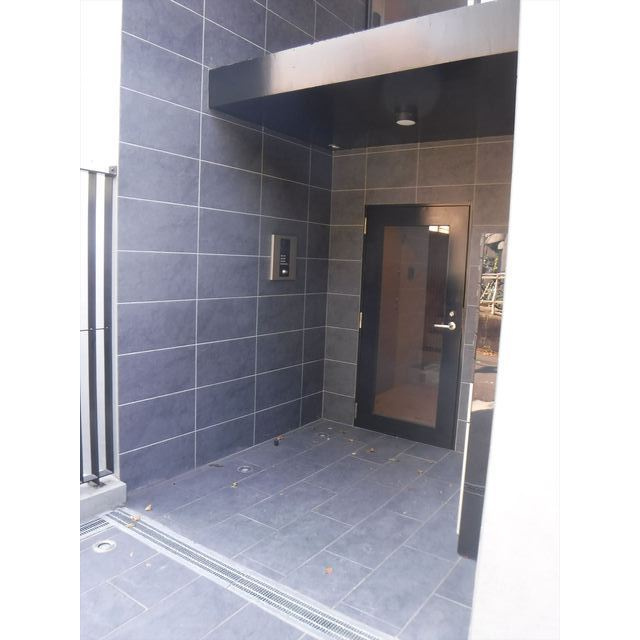 ＬＥＧＡＬＡＮＤ都立大学Ⅱのエントランス