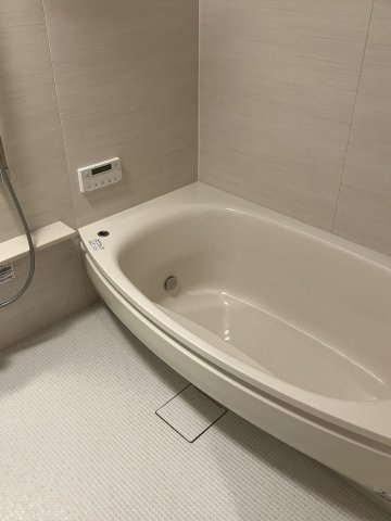 広尾アパートメントの浴室|浴室サイズは充実140センチ×180センチ　ゆったりおくつろぎ頂けます。