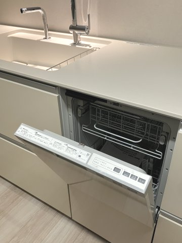広尾アパートメントのキッチン|食洗器もご用意しております