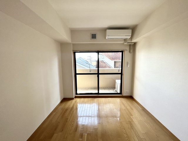 ナカヤマビルディングの居間・リビング|別号室参考写真