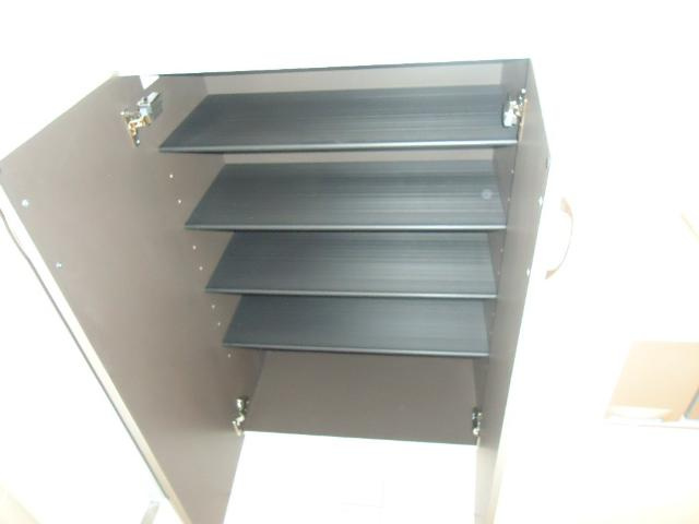 上池台ベルズの玄関|シューズBOX