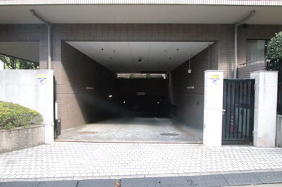 付属駐車場入口