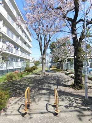 中新田五反田児童遊園まで80ｍ