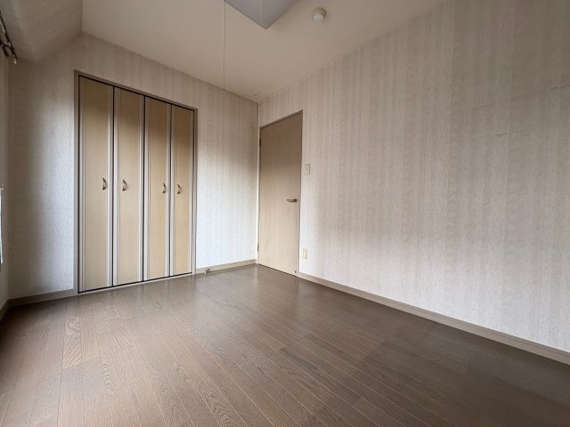 グランベル上野の杜の洋室