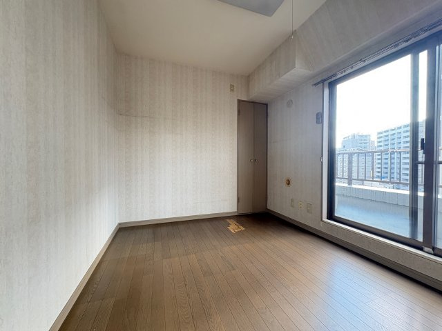 グランベル上野の杜の洋室