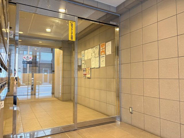 グランベル上野の杜のエントランス