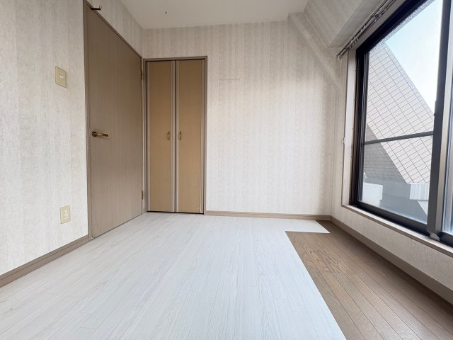 グランベル上野の杜の洋室