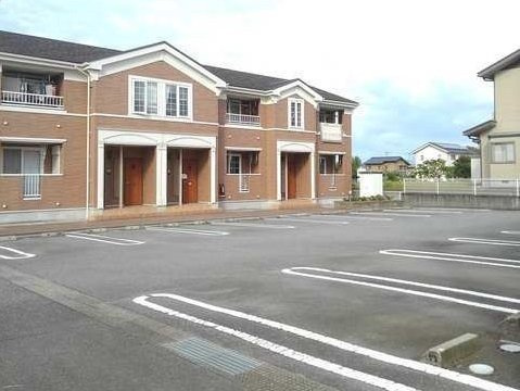 トパーズＡの駐車場|駐車場完備です