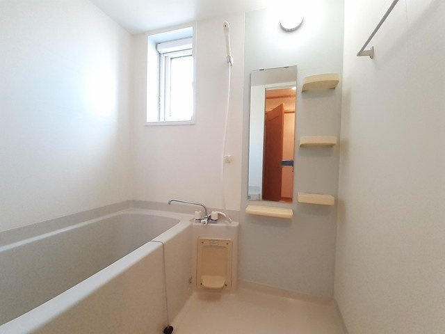 トパーズＡの浴室|日々の疲れを癒すお風呂付です