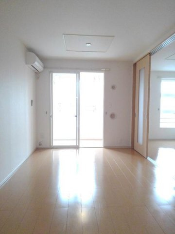 ファインハルエールⅤの居間・リビング|使いやすいリビングです