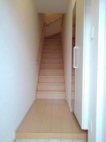 ファインハルエールⅤの玄関|落ち着いた玄関です