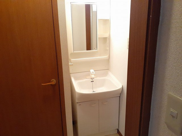 メゾン東明の洗面所|使いやすい洗面所です