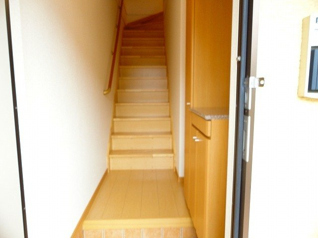 ファイン・ハル・エ－ル　Ⅲの玄関|収納もある玄関です