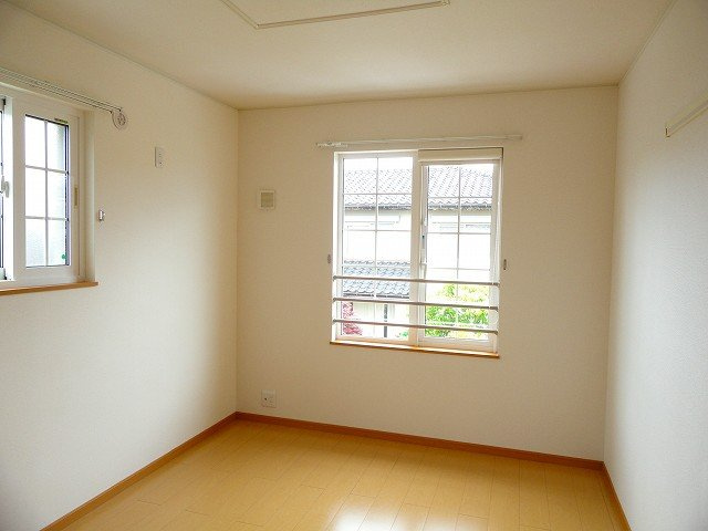 ファイン・ハル・エ－ル　Ⅲの内装|明るい色調の室内です