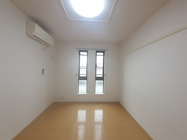 マーブル　Ⅲの内装|明るい室内です