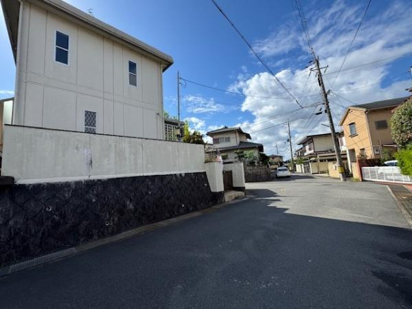 【前面道路含む現地写真】