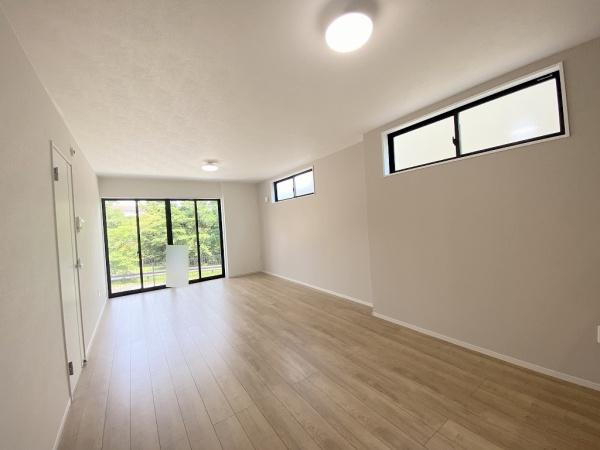 【居間・リビング】 | 垂水区南多聞台8丁目1期3号棟　新築戸建　