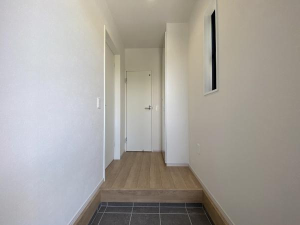 【玄関】 | 垂水区南多聞台8丁目1期3号棟　新築戸建　