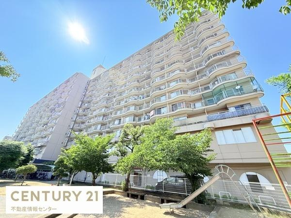 【外観】 | エバーグリーン住吉 | 現在、大規模修繕工事中！全室南東向きの総戸数175戸のマンション！大通り側には、ドラッグストア・ダイソー、餃子の王将が入っております！