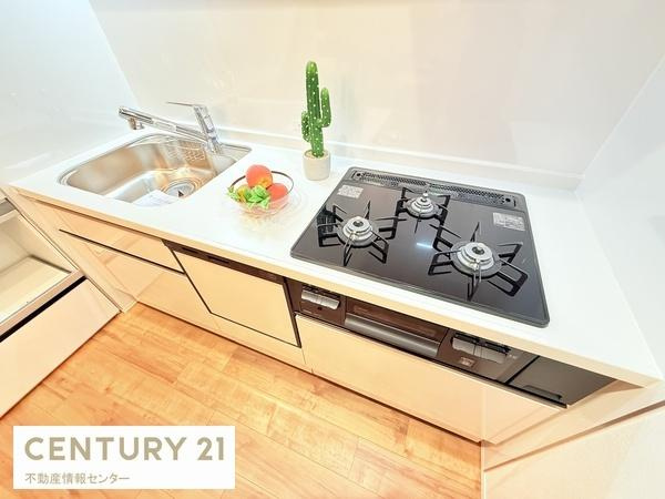 【キッチン】 | エバーグリーン住吉 | 食器洗浄乾燥機付きのシステムキッチンに新調されております！使い勝手のいい機能があるキッチンはうれしいポイントです！