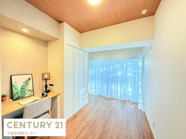 【寝室】 | エバーグリーン住吉 | バルコニー側洋室5.5帖