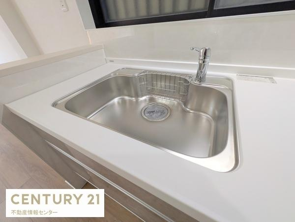 【キッチン】 | 港区市岡元町2丁目　中古戸建 | 食器洗浄乾燥機付きのシステムキッチン！使い勝手のいい機能があるキッチンはうれしいポイントです！