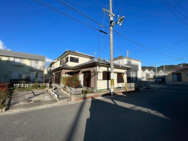 和歌山市西庄　中古戸建の前面道路含む現地写真