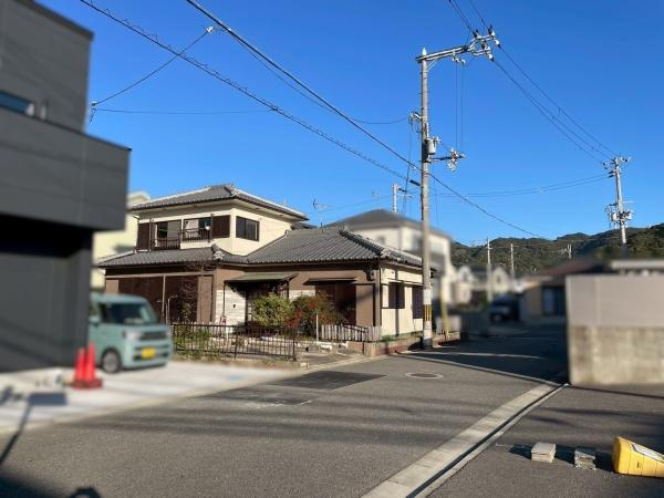 和歌山市西庄　中古戸建の前面道路含む現地写真