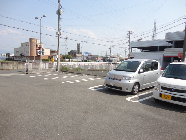 フォレスティアの駐車場